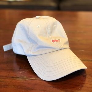 Women’s vineyard vines baseball hat, gray